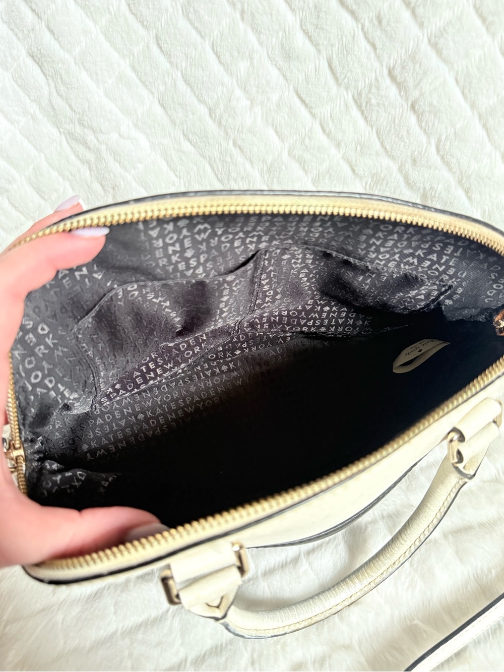 Classic Kate Spade Two-Tone Black and White Grove Street Carli Bag - Picture 9 of 12